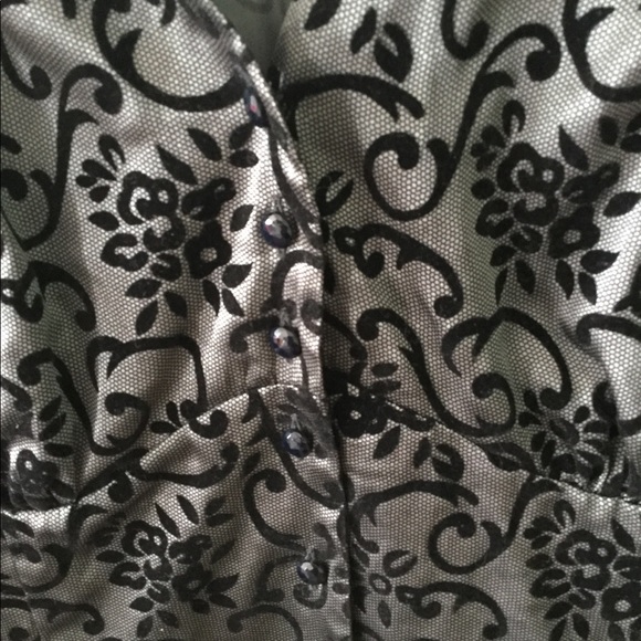 Lane Bryant 14/16 Button-down Blouse with Detail - Picture 2 of 6